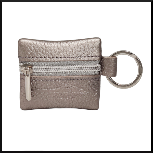 PC constellation_M_argenté_600x600encadré_eclairage Porte clé en cuir - Constellation - Taille_M (gamme “Argenté”)